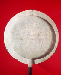 Votivschild zu Ehren von Augustus (63-14 v. Chr.) 26 v. Chr.